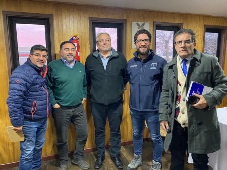 El Presidente del Sindicato 2 CSH, Sr. Fernando Orellana Jara con el Tesorero Sr. Juan Carlos Mora